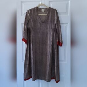 Good Earth Malamar Black and Beige  Screen Print Mumu Style Kimono 100% Silk